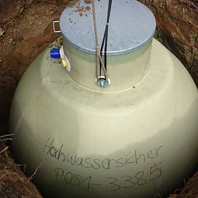 Hochwassersicherer, privater Erdtank