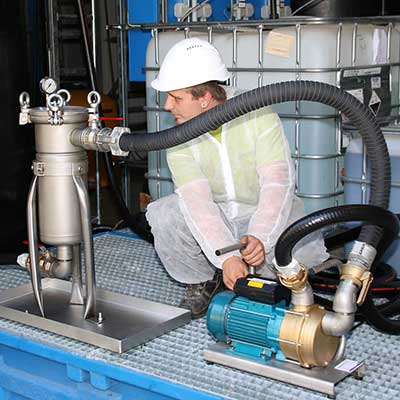 Filtern Inhalt eines Lebensmitteltanks